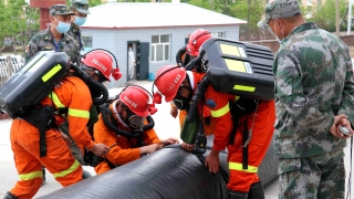 ͼΪ���Ȼ���Ӽ���������ϰװ�þֲ�ͨ������ӷ�Ͳ