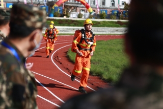 10135793   �Ȼ���Ա��չģ������.JPG