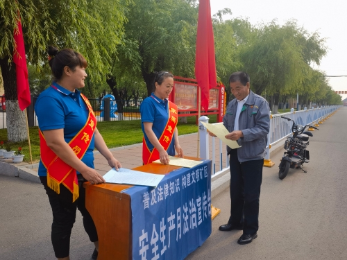 Ů������