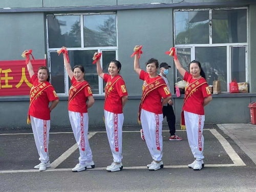 ������Ů��