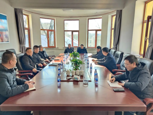 11��15������˾��ί��ǡ����³�����������Ʒ�з����ĵ��м��